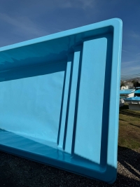 Pileta grande con solarium